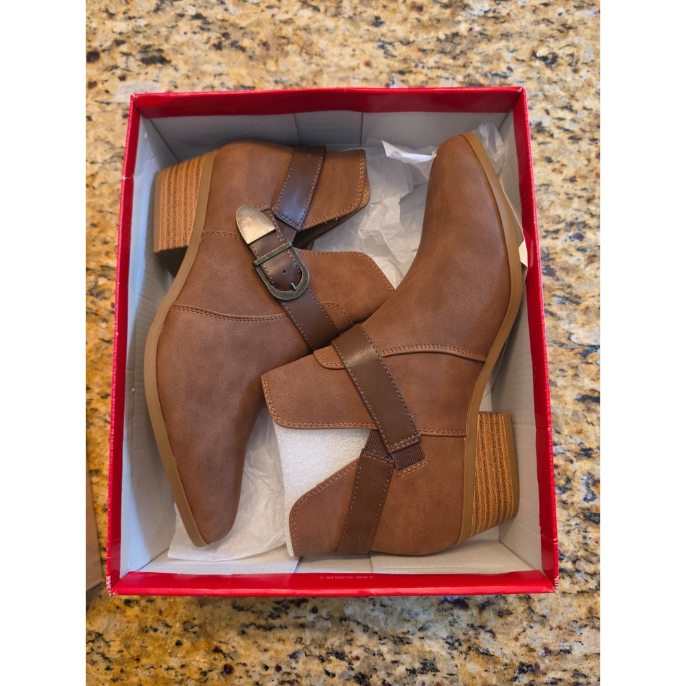 New (NWT) Wonderly Womens Bootie Boots Size 10 Color Brush Brown Fonda
